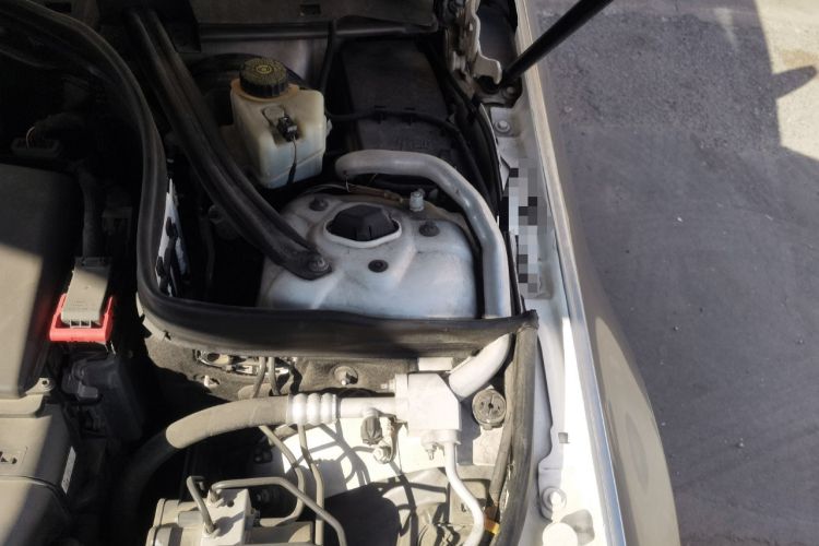 Used Mercedes-Benz E-Class 2014 E 200 Coupe Engine Bay Left