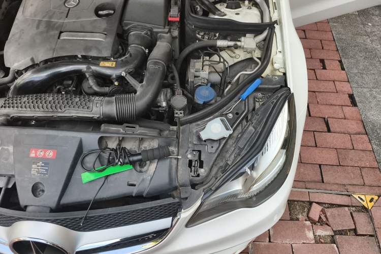 Used Mercedes-Benz E-Class 2014 E 200 Coupe Engine Bay Left