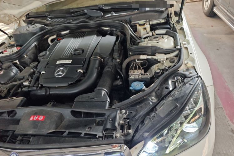 Used Mercedes-Benz E-Class 2014 E 260 L Luxury Model Engine Bay Left
