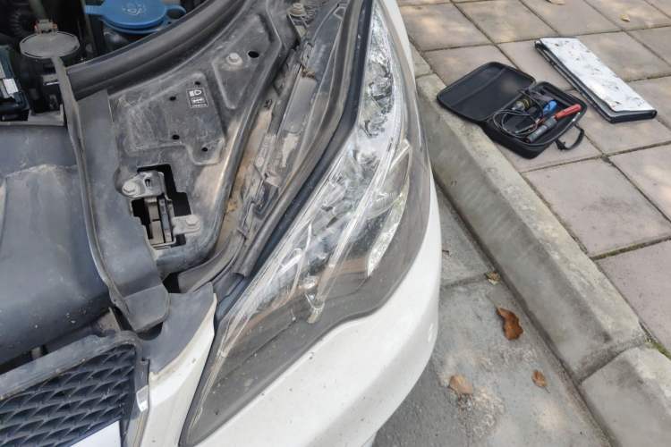 Used Mercedes-Benz E-Class 2014 E 260 Coupe Engine Bay Left