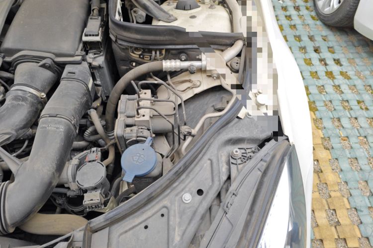 Used Mercedes-Benz E-Class 2014 E 200 Coupe Engine Bay Left