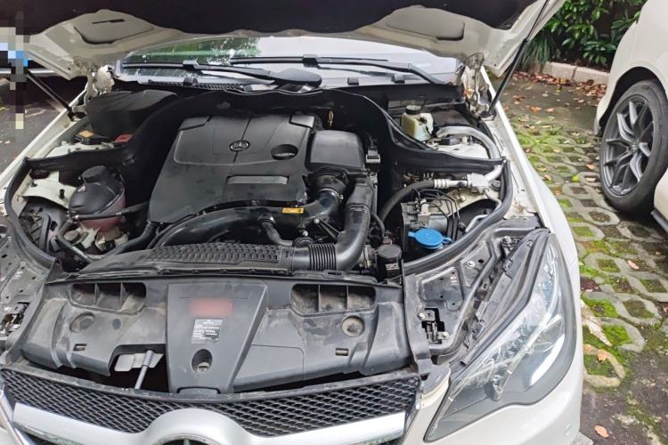 Used Mercedes-Benz E-Class 2014 E 260 Coupe Engine Bay Left