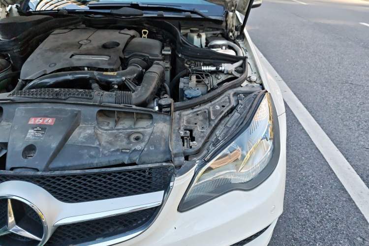 Used Mercedes-Benz E-Class 2014 E 200 Coupe Engine Bay Left