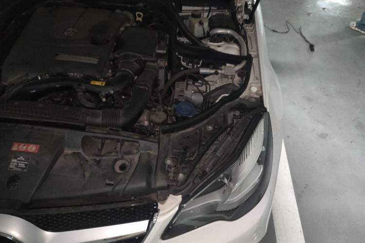 Used Mercedes-Benz E-Class 2014 E 200 Coupe Engine Bay Left
