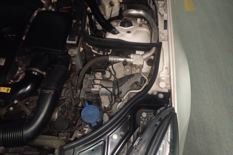 Used Mercedes-Benz E-Class 2014 E 200 Coupe Engine Bay Left