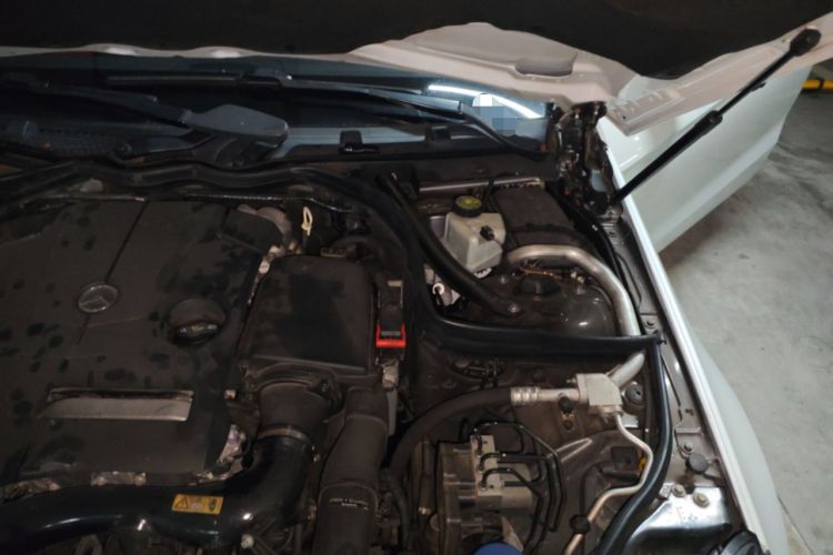 Used Mercedes-Benz E-Class 2014 E 260 Coupe Engine Bay Left