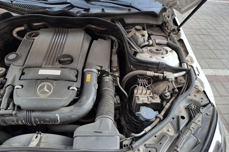 Used Mercedes-Benz E-Class 2014 E 260 L Sport Edition Engine Bay Left