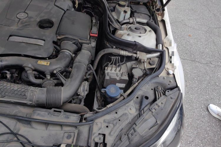 Used Mercedes-Benz E-Class 2014 Restyled E 260 L Sport Edition Engine Bay Left