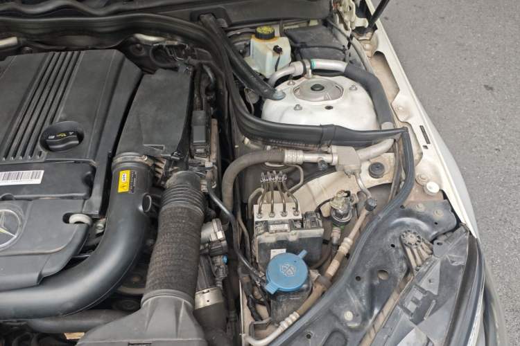 Used Mercedes-Benz E-Class 2014 Restyled E 260 L Sport Edition Engine Bay Left