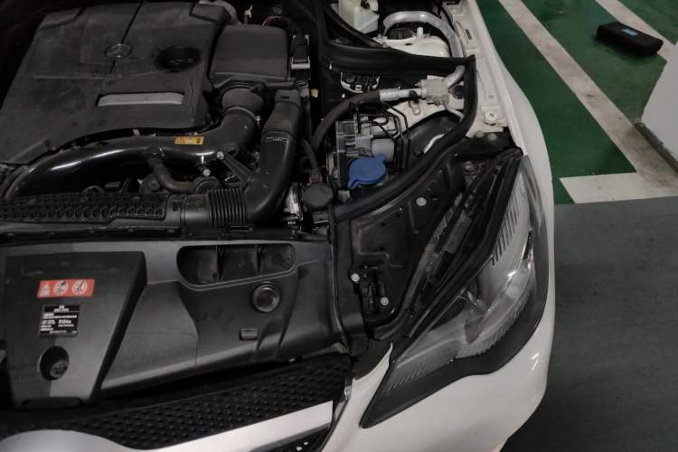 Used Mercedes-Benz E-Class 2014 E 200 Coupe Engine Bay Left