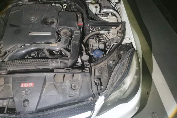 Used Mercedes-Benz E-Class 2014 E 200 Coupe Engine Bay Left