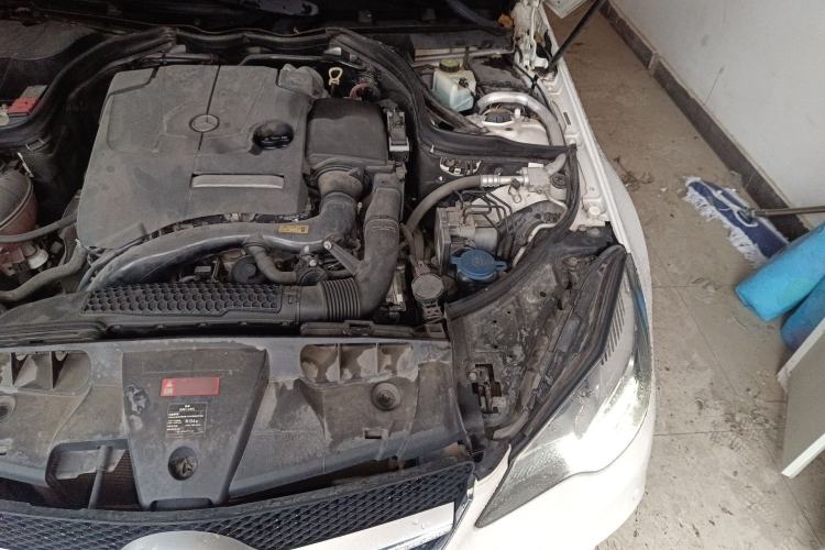 Used Mercedes-Benz E-Class 2014 E 200 Coupe Engine Bay Left