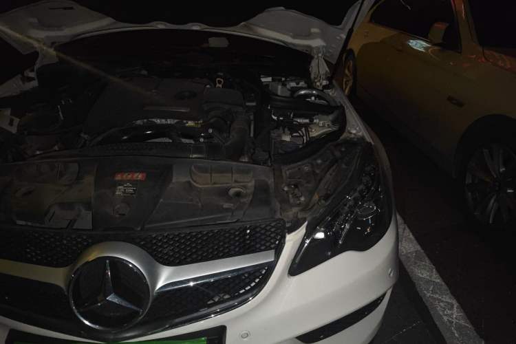 Used Mercedes-Benz E-Class 2014 E 260 Convertible Coupe Engine Bay Left