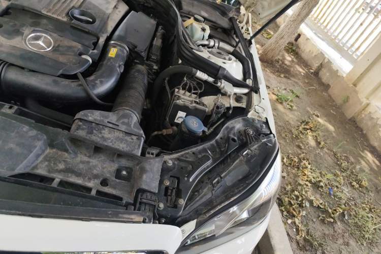 Used Mercedes-Benz E-Class 2014 E 260 L Sport Edition Engine Bay Left