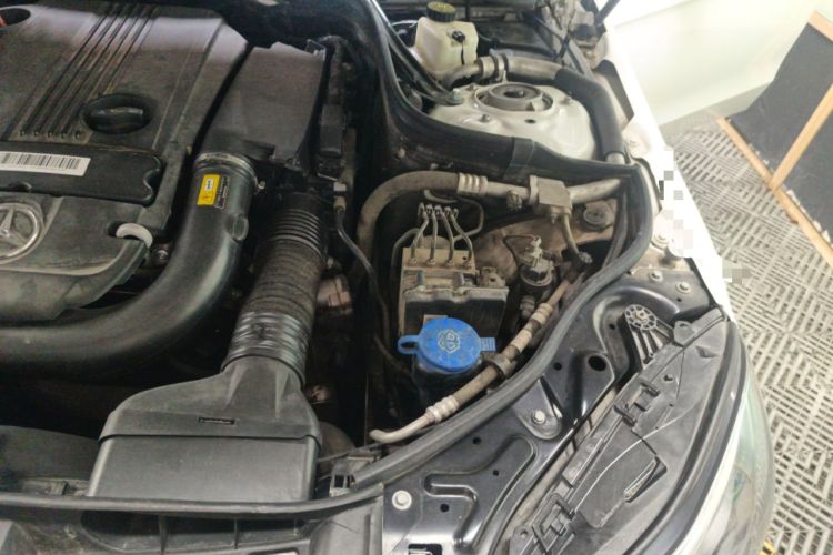 Used Mercedes-Benz E-Class 2014 Restyled E 260 L Sport Edition Engine Bay Left