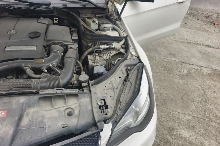 Used Mercedes-Benz E-Class 2014 E 200 Coupe Engine Bay Left