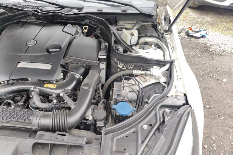 Used Mercedes-Benz E-Class 2014 E 200 Coupe Engine Bay Left