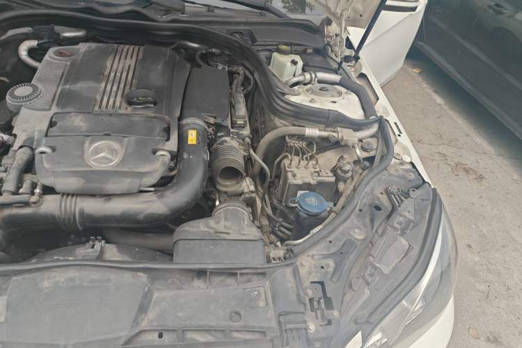 Used Mercedes-Benz E-Class 2014 E 260 L Sport Edition Engine Bay Left