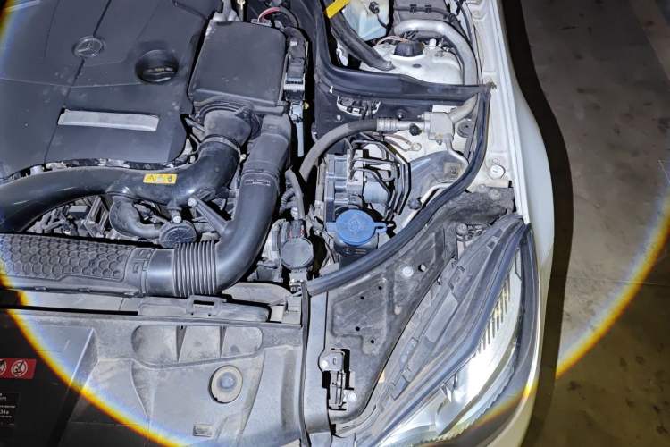 Used Mercedes-Benz E-Class 2014 E 200 Coupe Engine Bay Left