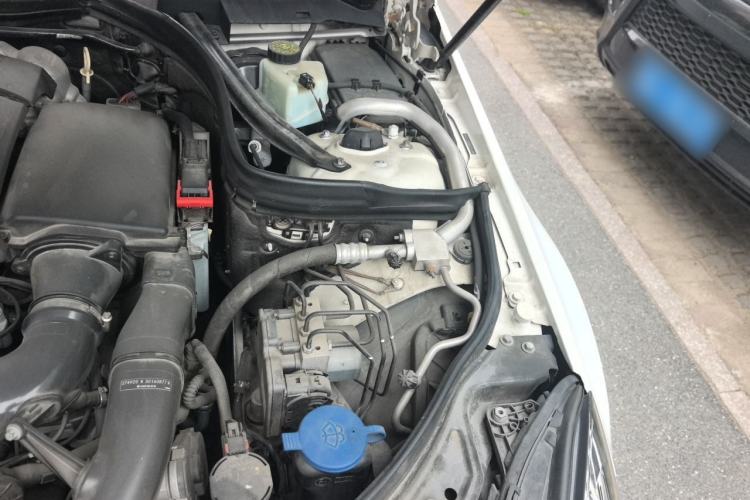 Used Mercedes-Benz E-Class 2014 E 260 Coupe Engine Bay Left