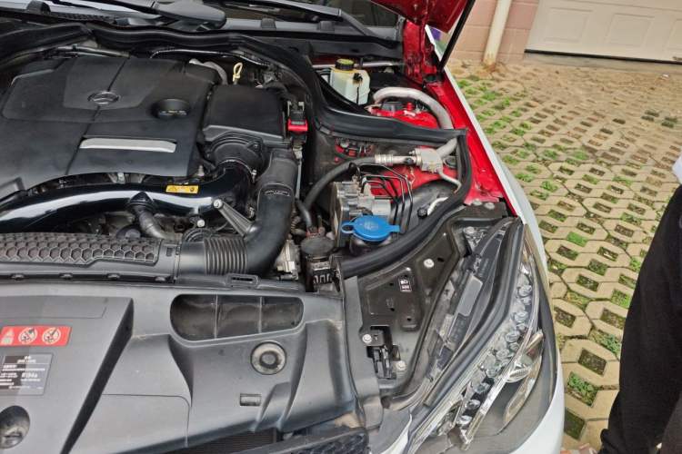 Used Mercedes-Benz E-Class 2014 E 260 Coupe Engine Bay Left