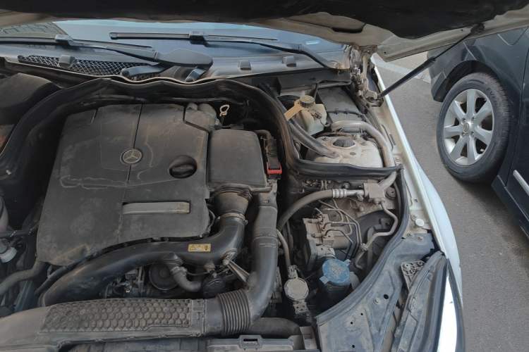 Used Mercedes-Benz E-Class 2014 E 200 Coupe Engine Bay Left