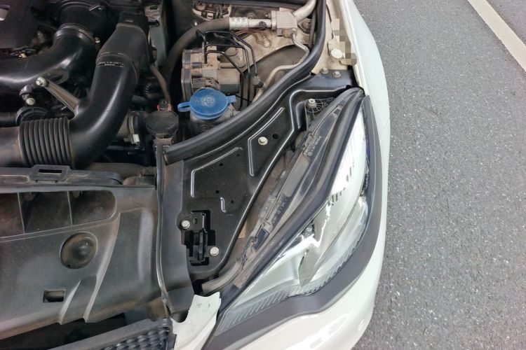 Used Mercedes-Benz E-Class 2014 E 200 Coupe Engine Bay Left