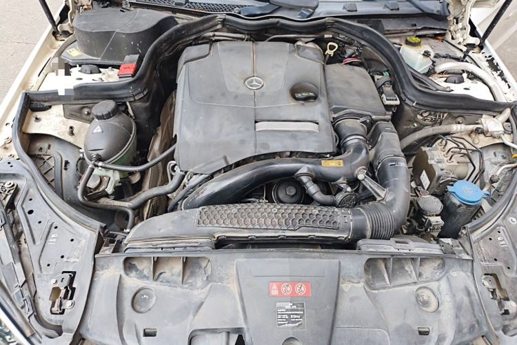 Used Mercedes-Benz E-Class 2014 E 260 Coupe Engine Bay