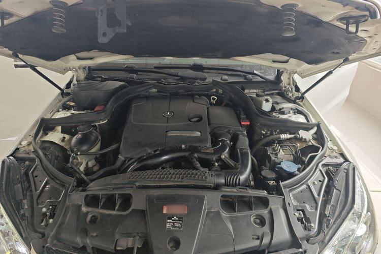 Used Mercedes-Benz E-Class 2014 E 260 Coupe Engine Bay