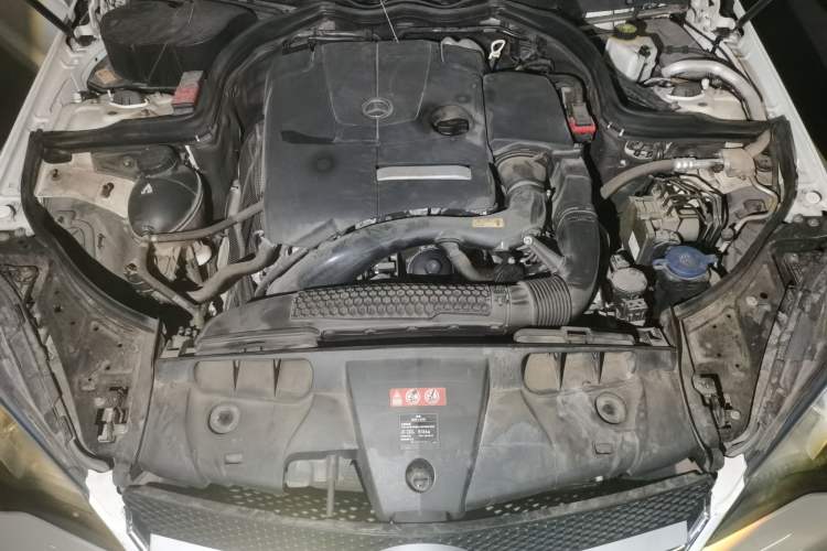 Used Mercedes-Benz E-Class 2014 E 200 Coupe Engine Bay