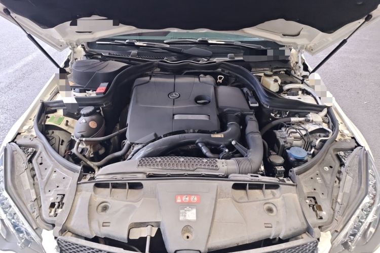 Used Mercedes-Benz E-Class 2014 E 260 Coupe Engine Bay