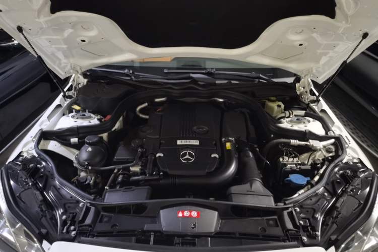Used Mercedes-Benz E-Class 2014 E 260 L Sport Edition Engine Bay