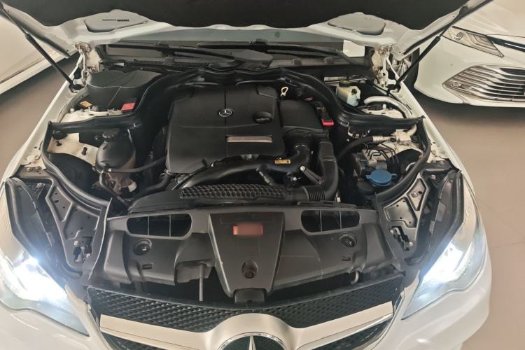 Used Mercedes-Benz E-Class 2014 E 200 Coupe Engine Bay