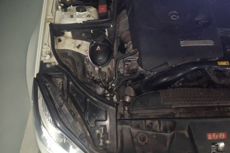 Used Mercedes-Benz E-Class 2014 E 200 Coupe Engine Bay Right
