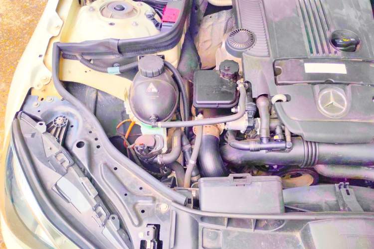 Used Mercedes-Benz E-Class 2014 E 260 L Sport Edition Engine Bay Right