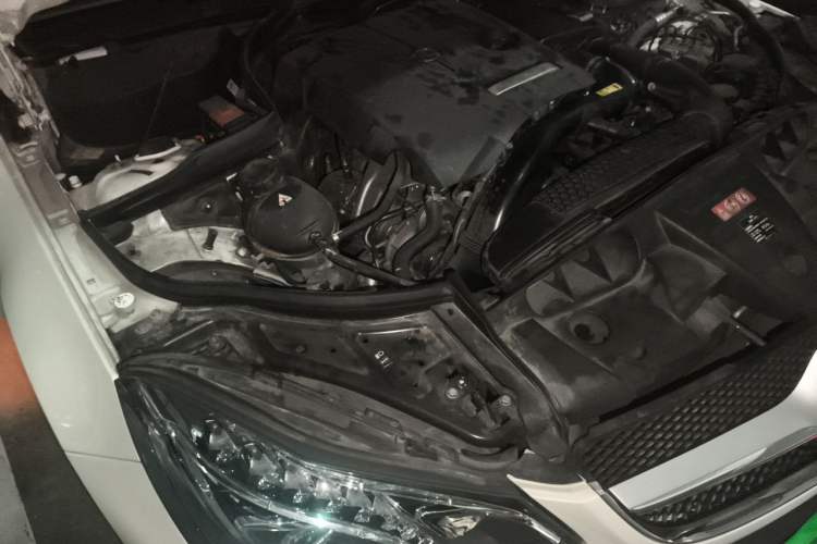Used Mercedes-Benz E-Class 2014 E 260 Coupe Engine Bay Right