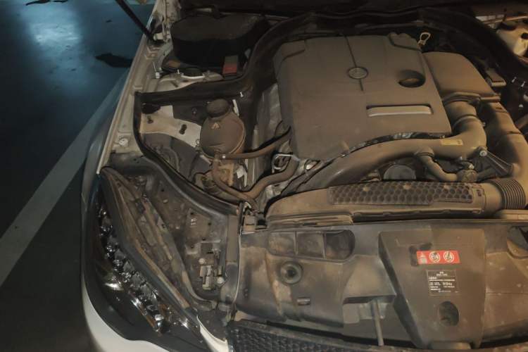 Used Mercedes-Benz E-Class 2014 E 260 Coupe Engine Bay Right