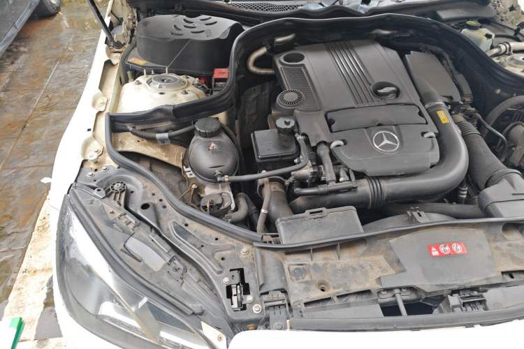 Used Mercedes-Benz E-Class 2014 E 260 L Sport Edition Engine Bay Right