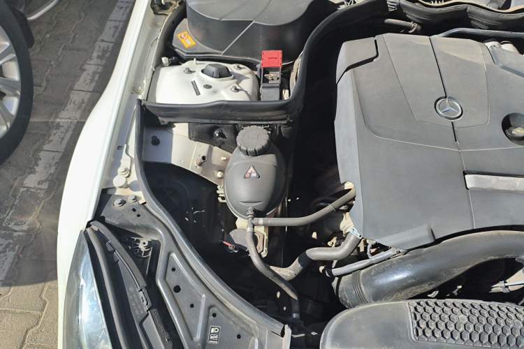 Used Mercedes-Benz E-Class 2014 E 260 Coupe Engine Bay Right