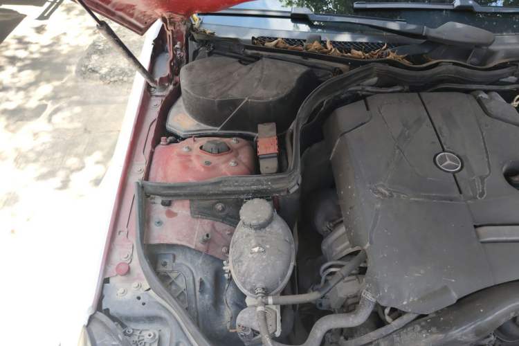 Used Mercedes-Benz E-Class 2014 E 260 Coupe Engine Bay Right
