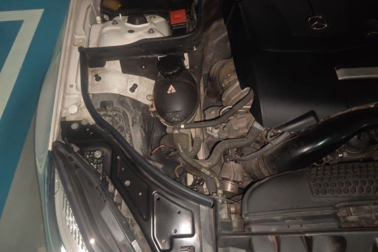 Used Mercedes-Benz E-Class 2014 E 200 Coupe Engine Bay Right