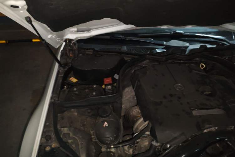 Used Mercedes-Benz E-Class 2014 E 260 Coupe Engine Bay Right