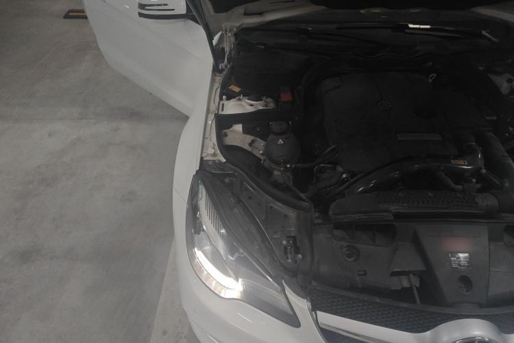Used Mercedes-Benz E-Class 2014 E 200 Coupe Engine Bay Right