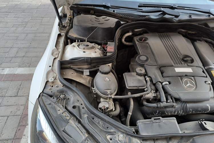 Used Mercedes-Benz E-Class 2014 E 260 L Sport Edition Engine Bay Right