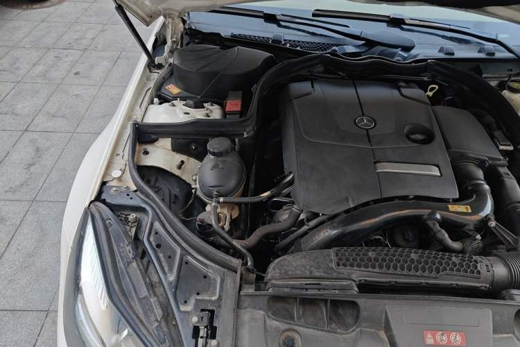 Used Mercedes-Benz E-Class 2014 E 200 Coupe Engine Bay Right