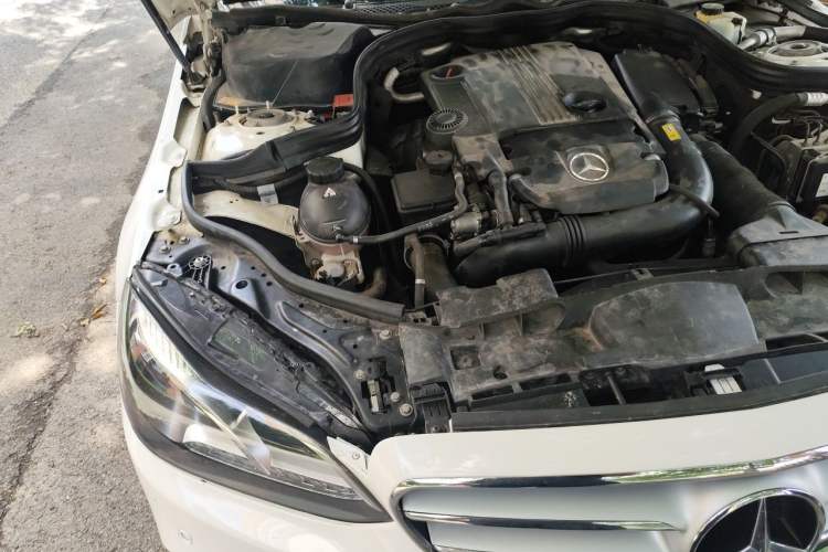 Used Mercedes-Benz E-Class 2014 E 260 L Sport Edition Engine Bay Right