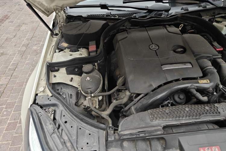Used Mercedes-Benz E-Class 2014 E 200 Coupe Engine Bay Right