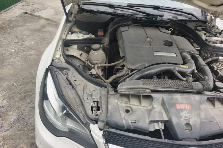 Used Mercedes-Benz E-Class 2014 E 200 Coupe Engine Bay Right