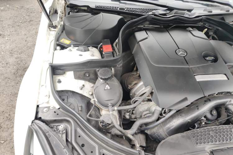 Used Mercedes-Benz E-Class 2014 E 200 Coupe Engine Bay Right