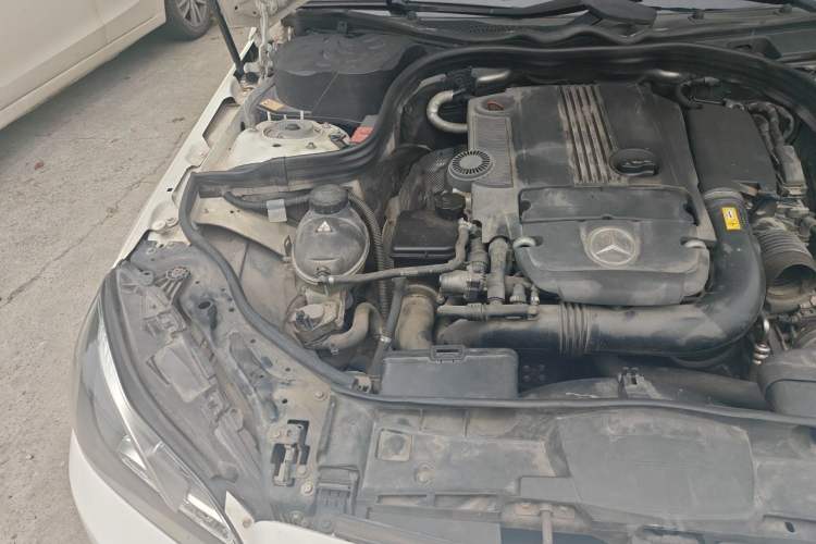 Used Mercedes-Benz E-Class 2014 E 260 L Sport Edition Engine Bay Right